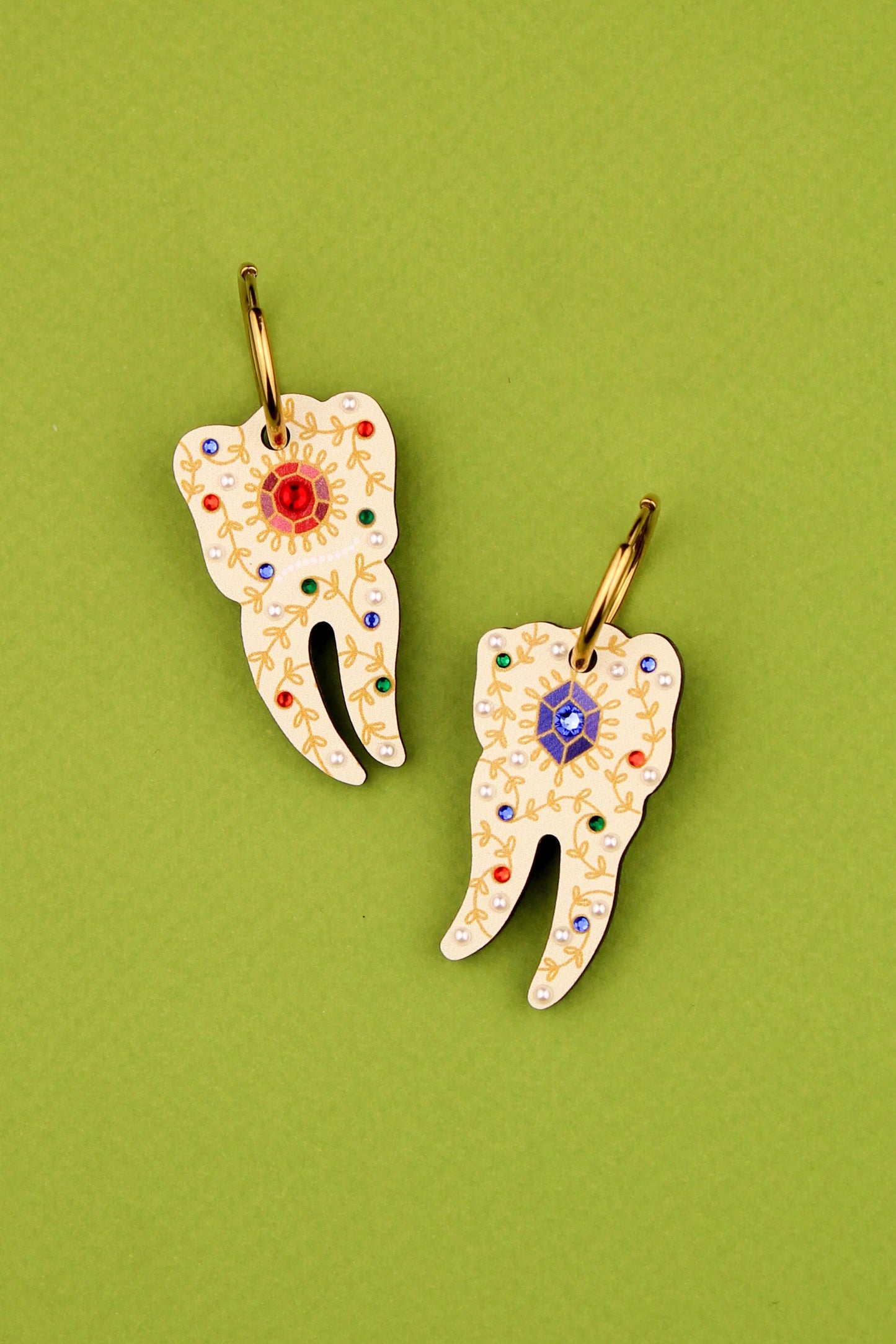 Boucles d'oreilles dents scintillantes