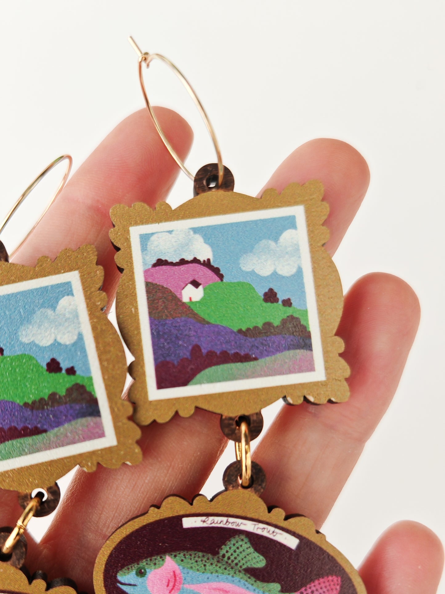 frame earrings PAINT CHIP
