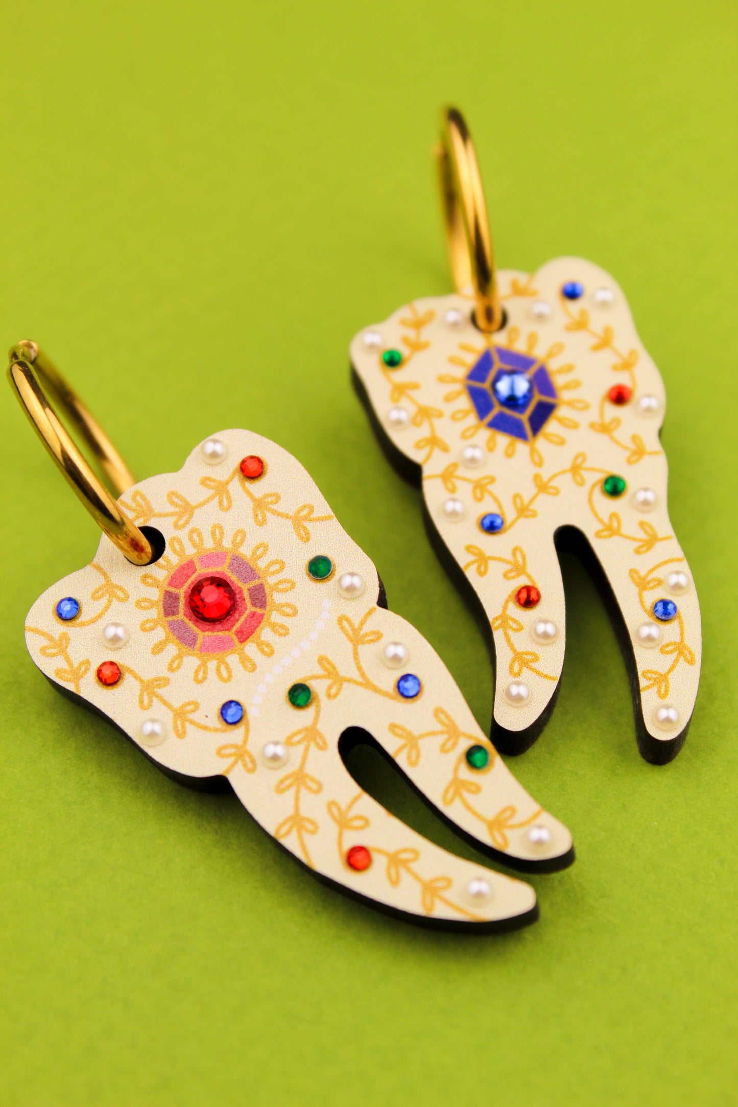 Boucles d'oreilles dents scintillantes